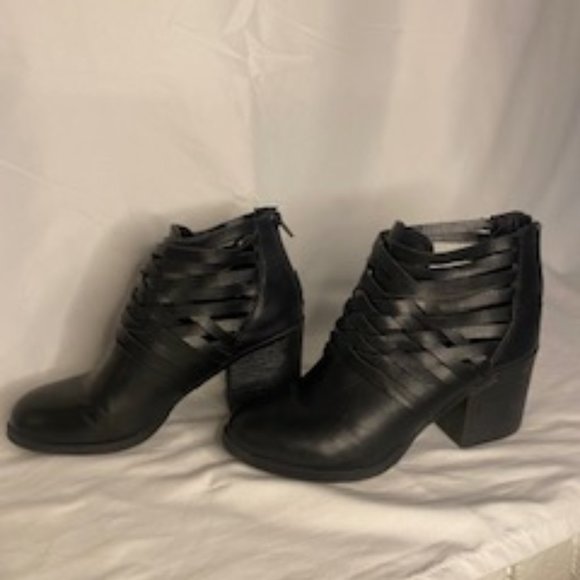 Braided top Bamboo Booties in Black - Picture 2 of 7